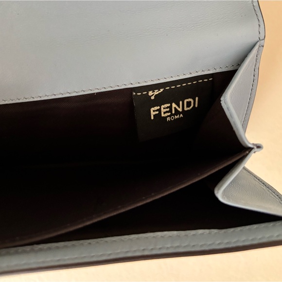 🔥RARE🔥 FENDI Medium Wallet - Picture 8 of 11